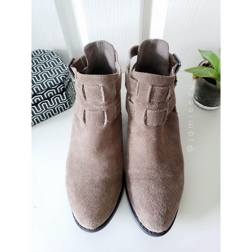 Topshop | "Monti2" Suede Cutout Ankle Booties - Picture 3 of 9